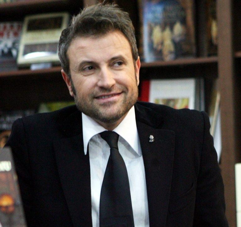 iata-ce-uraste-catalin-botezatu.jpg