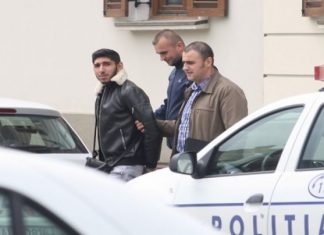 Tanar batut pana la inconstienta de un clan TIGANESC pentru a-si retrage o plangere