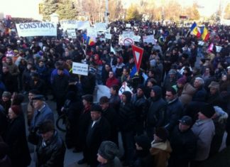 Mii de oameni au protestat la Barlad impotriva exploatarii gazelor de sist