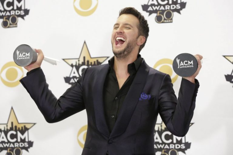 Luke-Bryan-Miranda-Lambert-and-Jason-Aldean-win-big-at-the-2015-ACM-Awards