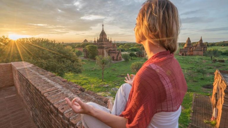 cazare-pentru-a-medita-in-cautarea-fericirii.jpg