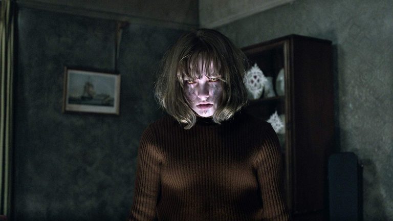 cele-mai-infricosatoare-15-filme-din-istorie.jpg