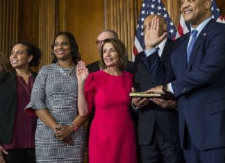 Democratii preiau controlul Camerei Reprezentantilor si pun o frana agendei lui Donald Trump