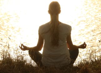 Activități online pentru relaxare și destindere după o zi lungă la muncă