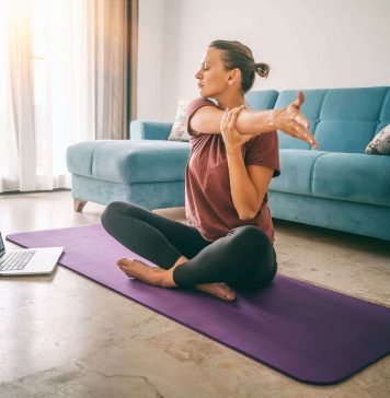 Yoga pentru stres: Respiratie, pozitii si meditatie pentru a calma anxietatea